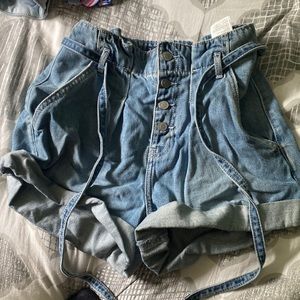 Hollister mom shorts size 3